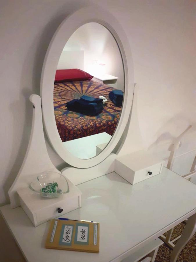 Bed and Breakfast La Tana Tra I Tetti Genua Zewnętrze zdjęcie
